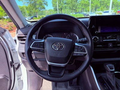 2023 Toyota Highlander LE BLIND SPOT/SMART CRUISE/CARPLAY/1 OWNER