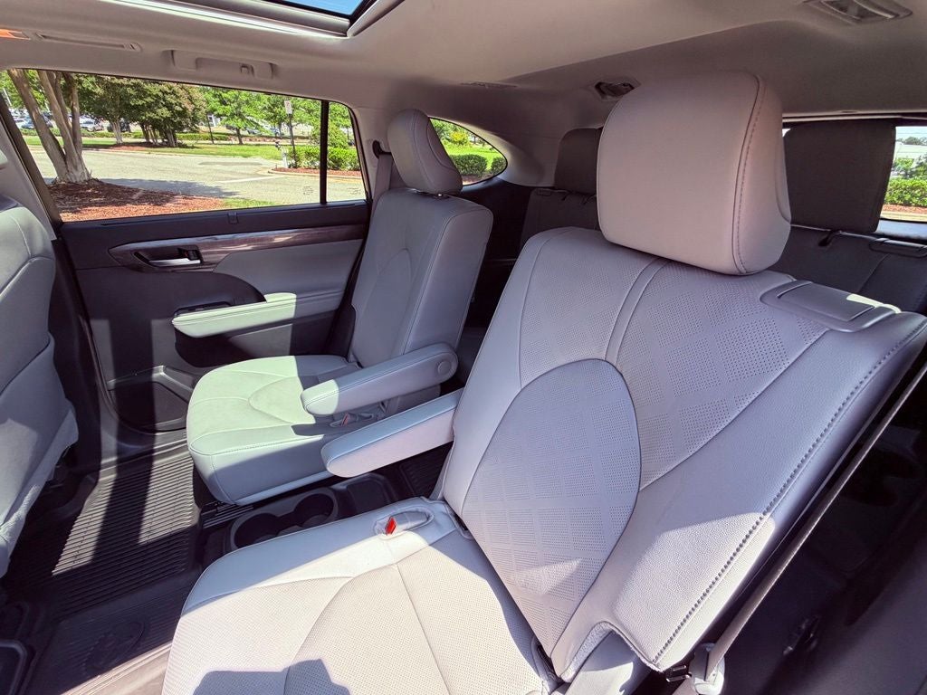 2026 Toyota Highlander Platinum PANO ROOF/JBL/360 CAM/HEAD UP/PARK AST