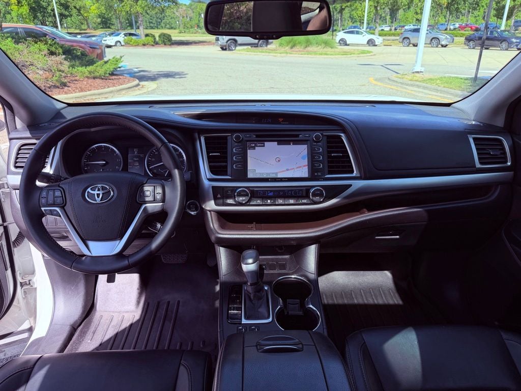 2016 Toyota Highlander XLE V6 NAVIGATION/SUNROOF/HEATED SEATS/NEW TIRES