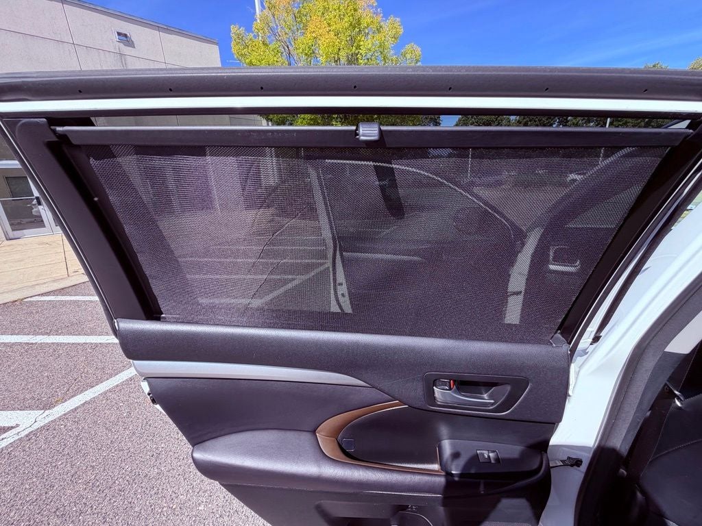 2016 Toyota Highlander XLE V6 NAVIGATION/SUNROOF/HEATED SEATS/NEW TIRES