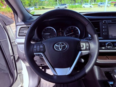 2016 Toyota Highlander XLE V6 NAVIGATION/SUNROOF/HEATED SEATS/NEW TIRES