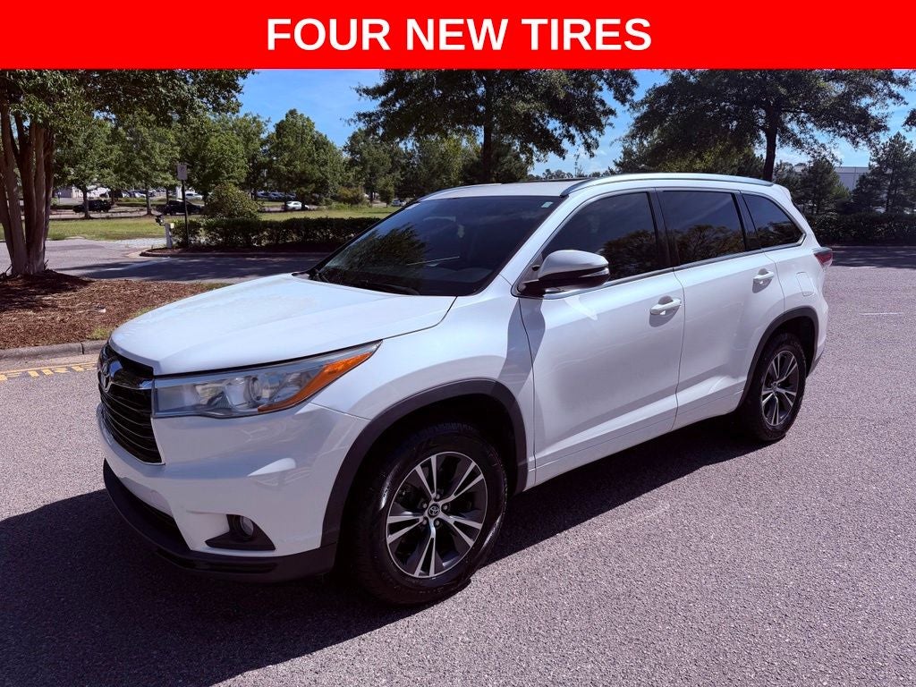 2016 Toyota Highlander XLE V6 NAVIGATION/SUNROOF/HEATED SEATS/NEW TIRES