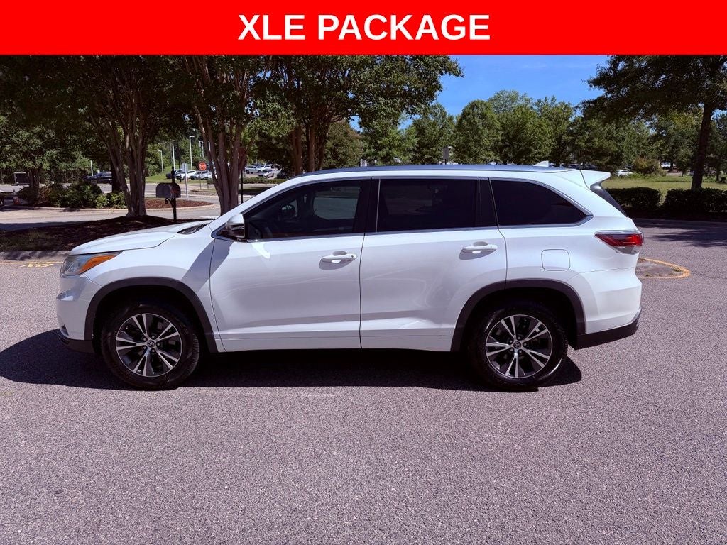 2016 Toyota Highlander XLE V6 NAVIGATION/SUNROOF/HEATED SEATS/NEW TIRES