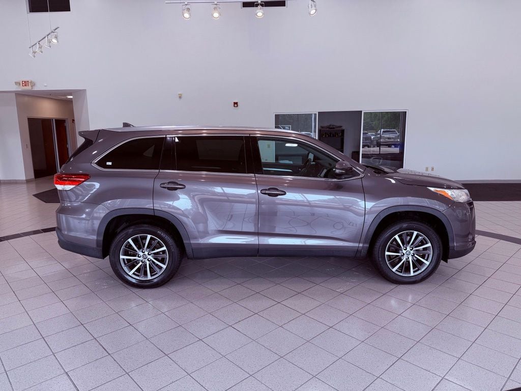 2019 Toyota Highlander XLE NAV/BLIND SPOT/SMART CRUISE/4 NEW TIRES