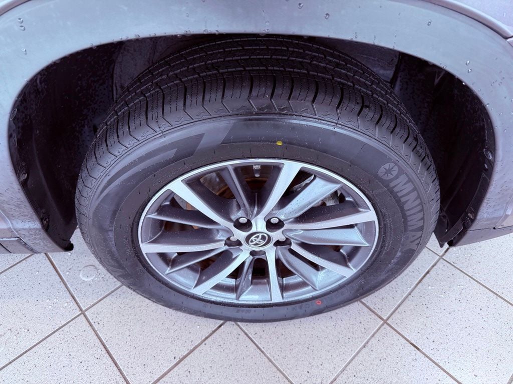 2019 Toyota Highlander XLE NAV/BLIND SPOT/SMART CRUISE/4 NEW TIRES