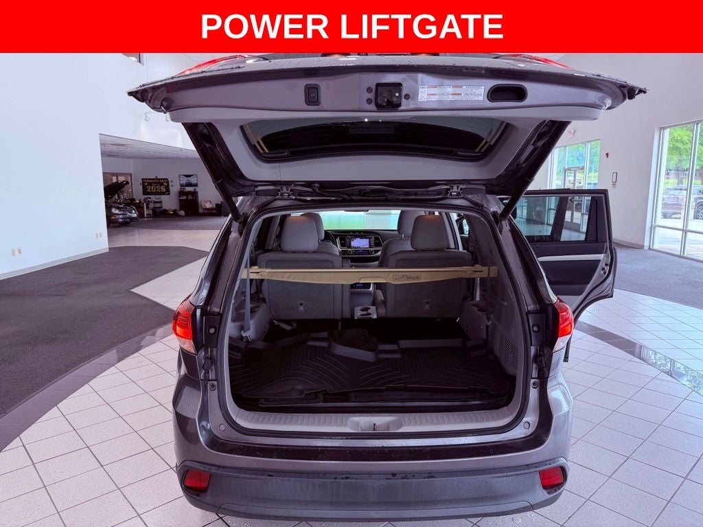 2019 Toyota Highlander XLE NAV/BLIND SPOT/SMART CRUISE/4 NEW TIRES