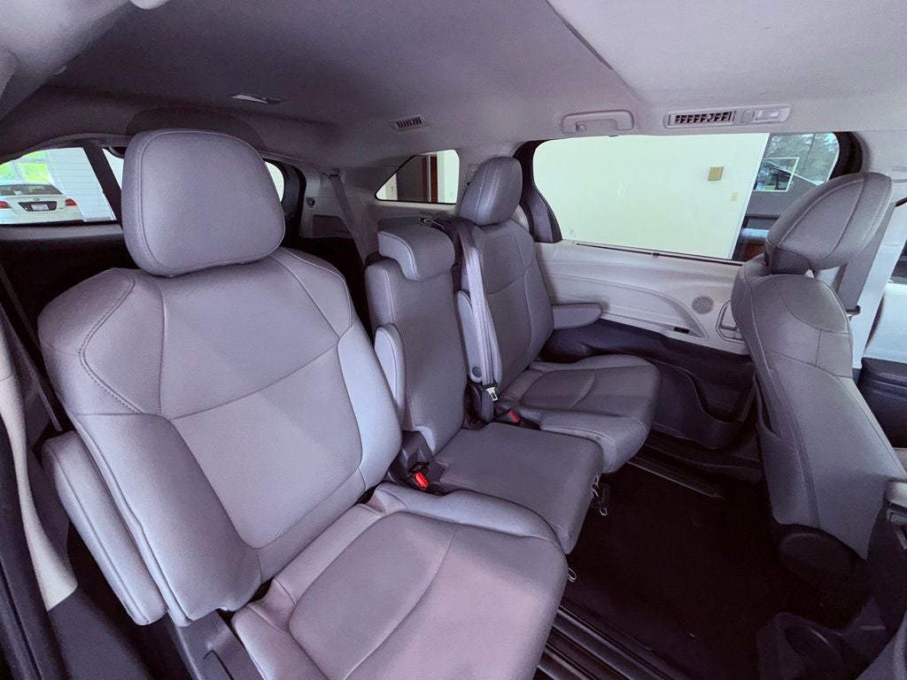 2024 Toyota Sienna XLE CARPLAY/BLIND SPOT/PARK AST/SMART CRUISE