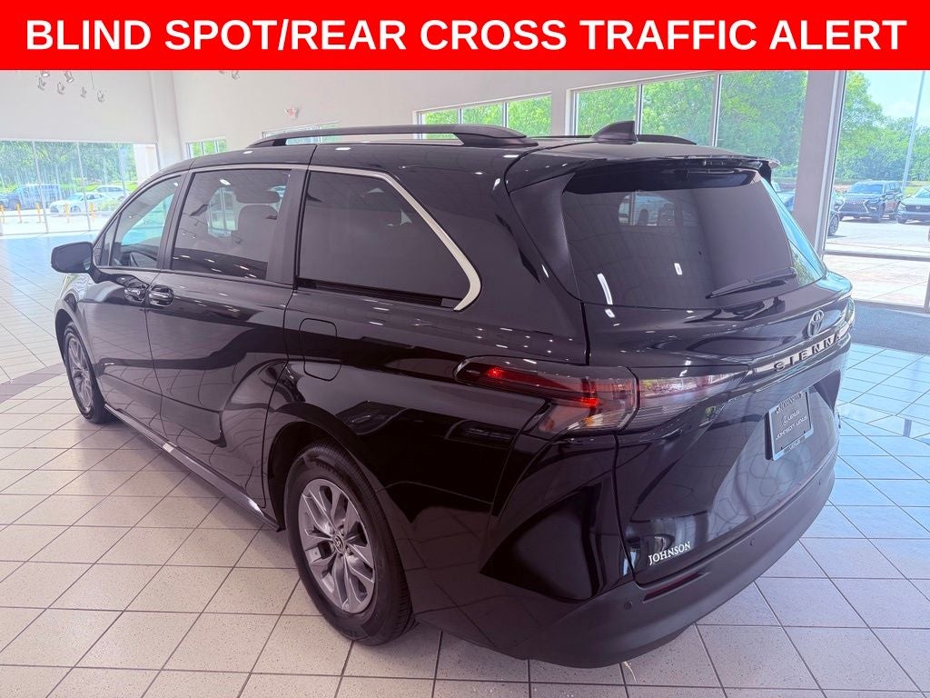 2024 Toyota Sienna XLE CARPLAY/BLIND SPOT/PARK AST/SMART CRUISE