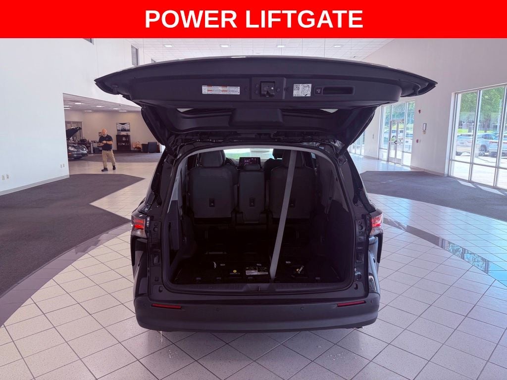 2024 Toyota Sienna XLE CARPLAY/BLIND SPOT/PARK AST/SMART CRUISE