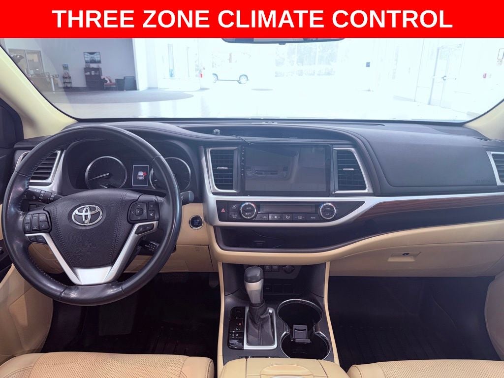 2017 Toyota Highlander Limited NAV/SMART CRUISE/CLEAN CARFAX
