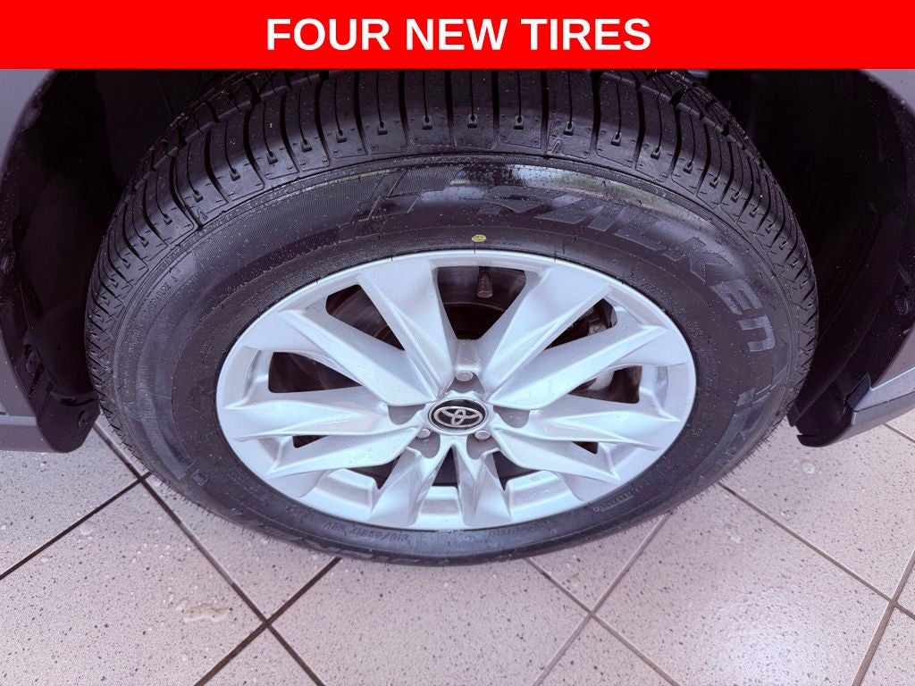 2023 Toyota Corolla Cross LE SUNROOF/SMART CRUISE/AWD/4 NEW TIRES