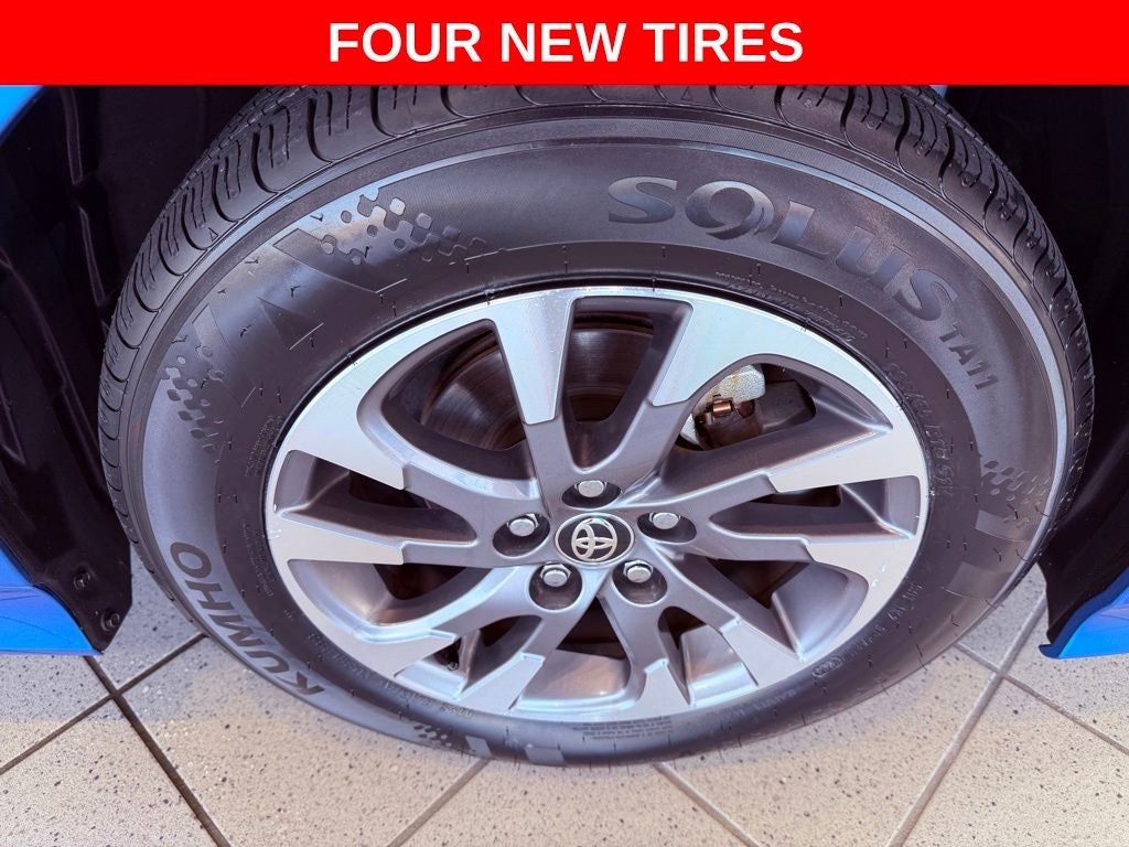 2022 Toyota Prius Limited HEAD UP/NAV/SUNROOF/CARPLAY/4 NEW TIRES