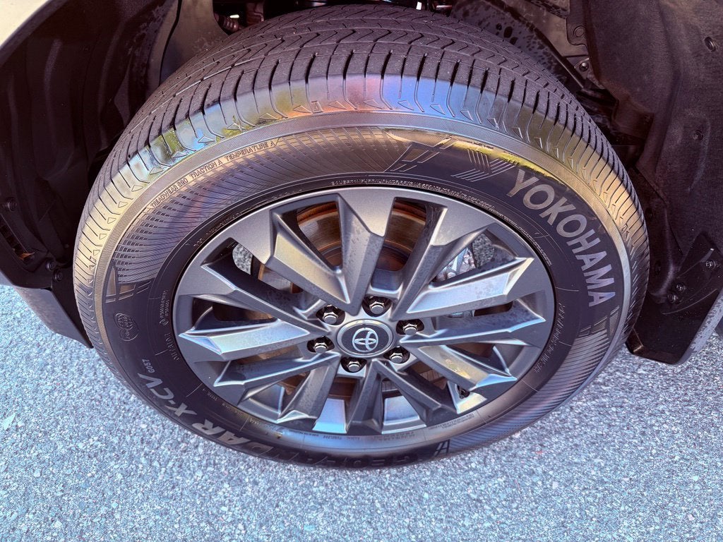 2025 Toyota Land Cruiser PREMIUM PKG/20" WHEELS/HEAD-UP/TRAFFIC AST/SUNROOF