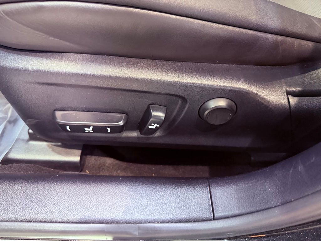 2017 Lexus IS 200t F SPORT/BLIND SPOT/SMART CRUISE/LANE KEEP AST