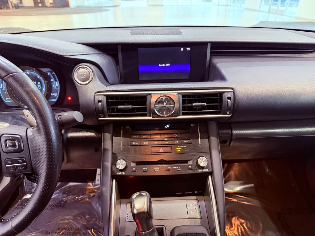 2017 Lexus IS 200t F SPORT/BLIND SPOT/SMART CRUISE/LANE KEEP AST