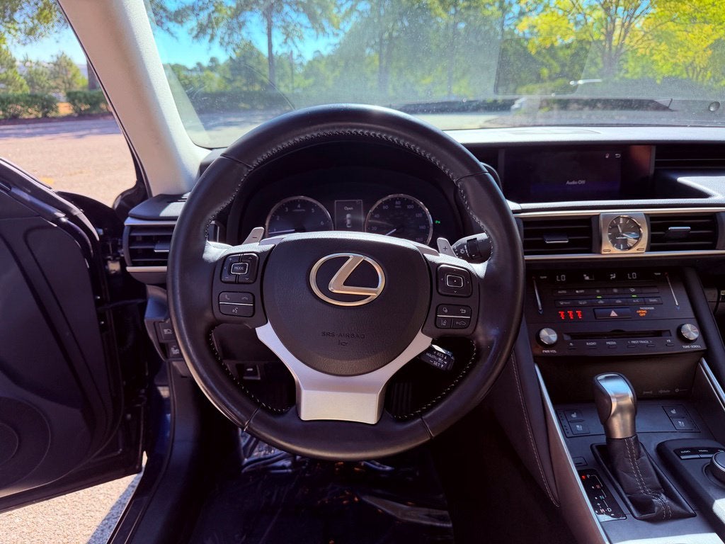 2017 Lexus IS 200t SUNROOF/PARK AST/SMART CRUISE/1 OWNER/ALL RECORDS