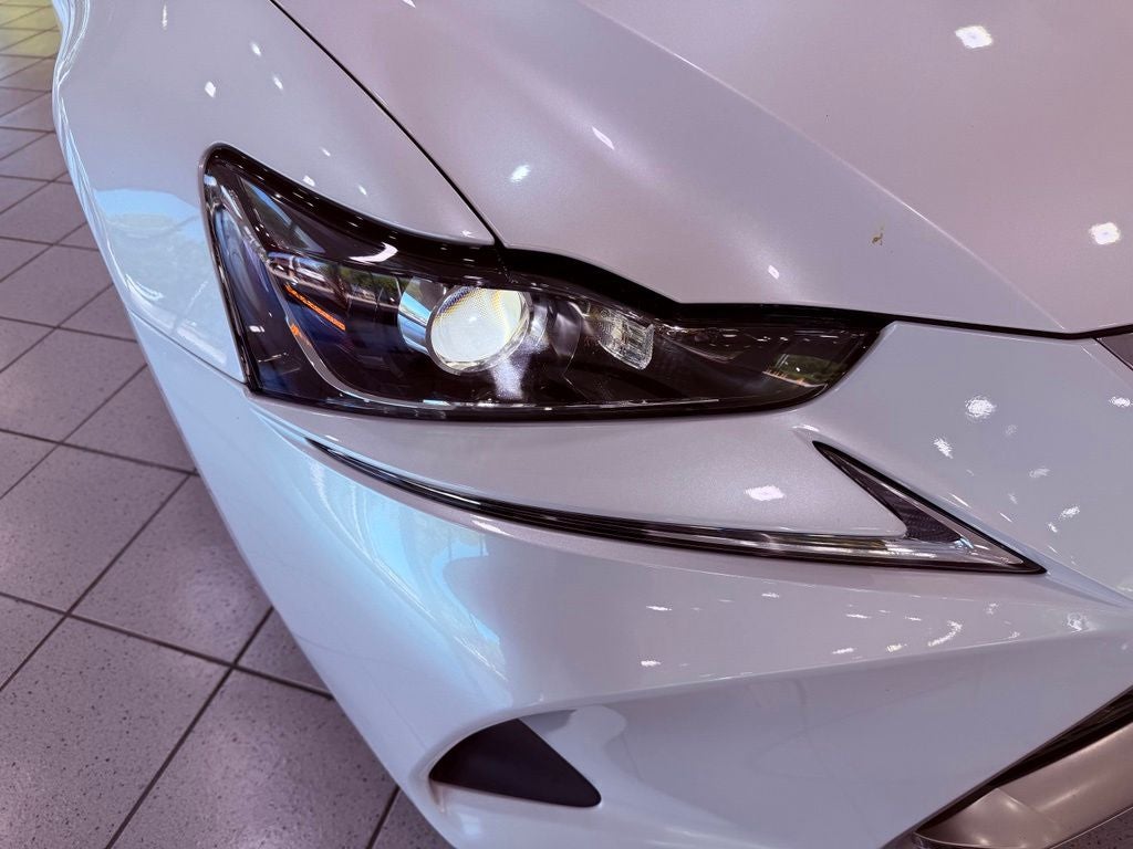 2017 Lexus IS 200t SMART CRUISE/SUNROOF/LANE ALERT/1-OWNER/15K MILES