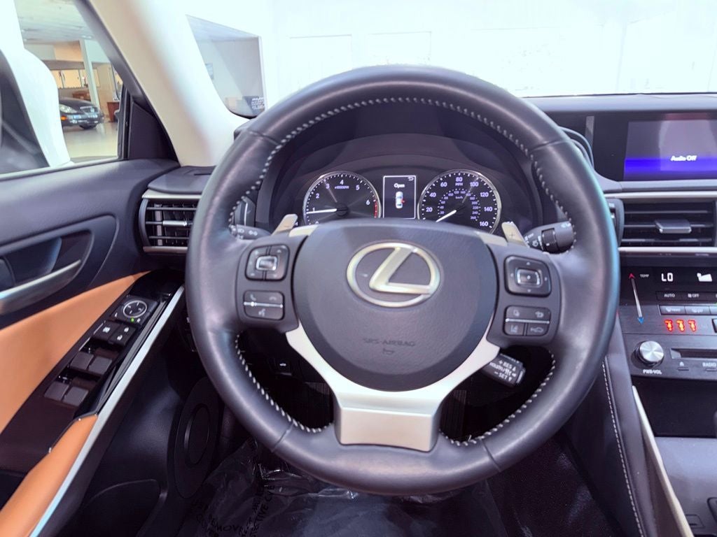 2017 Lexus IS 200t SMART CRUISE/SUNROOF/LANE ALERT/1-OWNER/15K MILES