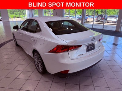 2017 Lexus IS 200t SMART CRUISE/SUNROOF/LANE ALERT/1-OWNER/15K MILES
