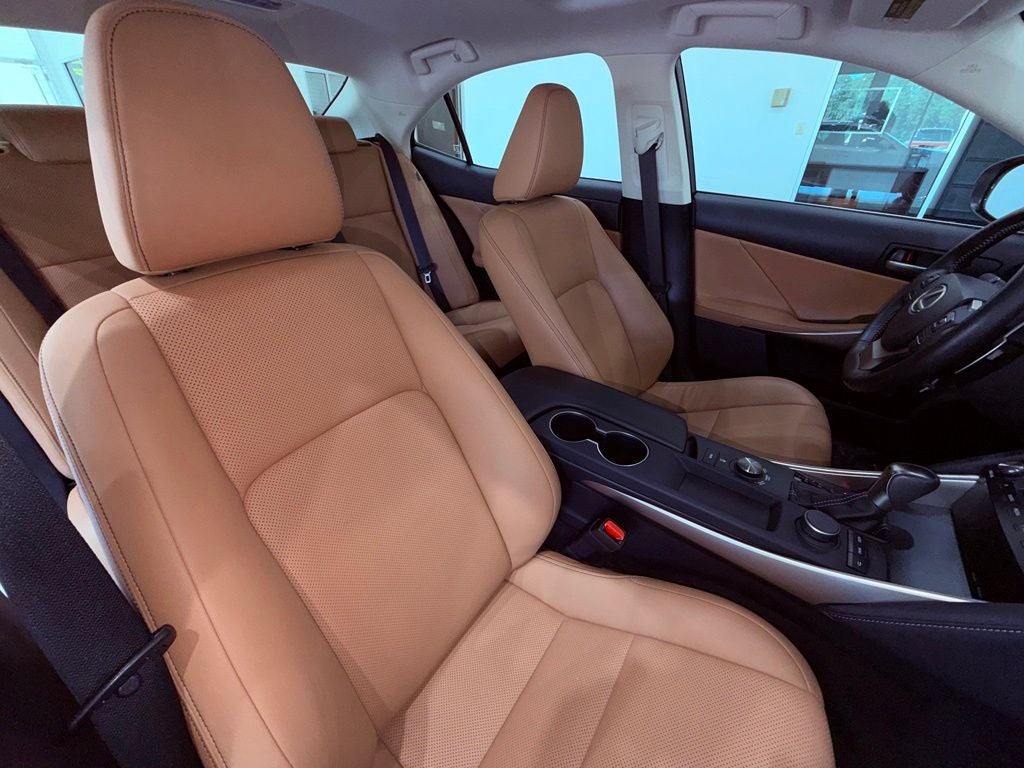 2017 Lexus IS 200t SMART CRUISE/SUNROOF/LANE ALERT/1-OWNER/15K MILES