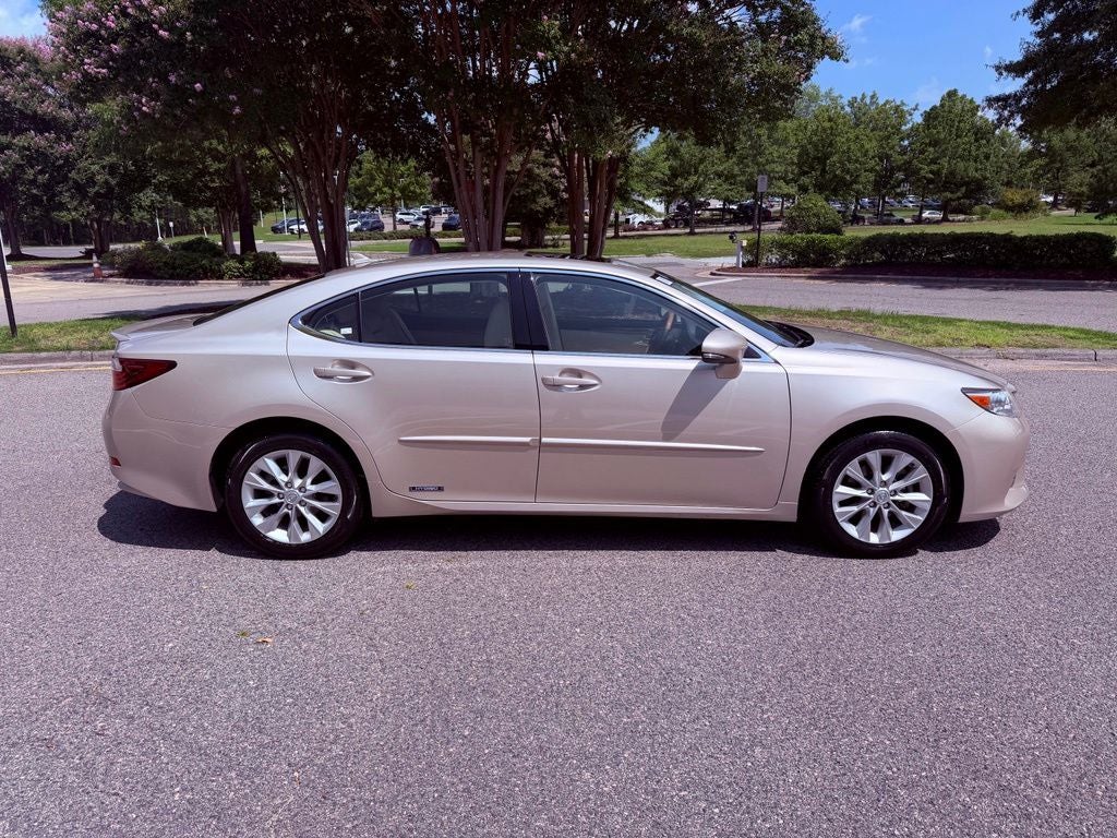 2013 Lexus ES 300h LUXURY/NAVIGATION/BLIND SPOT/PARK AST/SUNSHADE