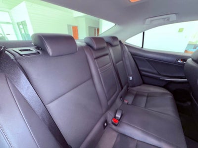 2016 Lexus IS 300 PREMIUM/NAV/BLIND SPOT/AWD/NEW REAR BRAKE PADS