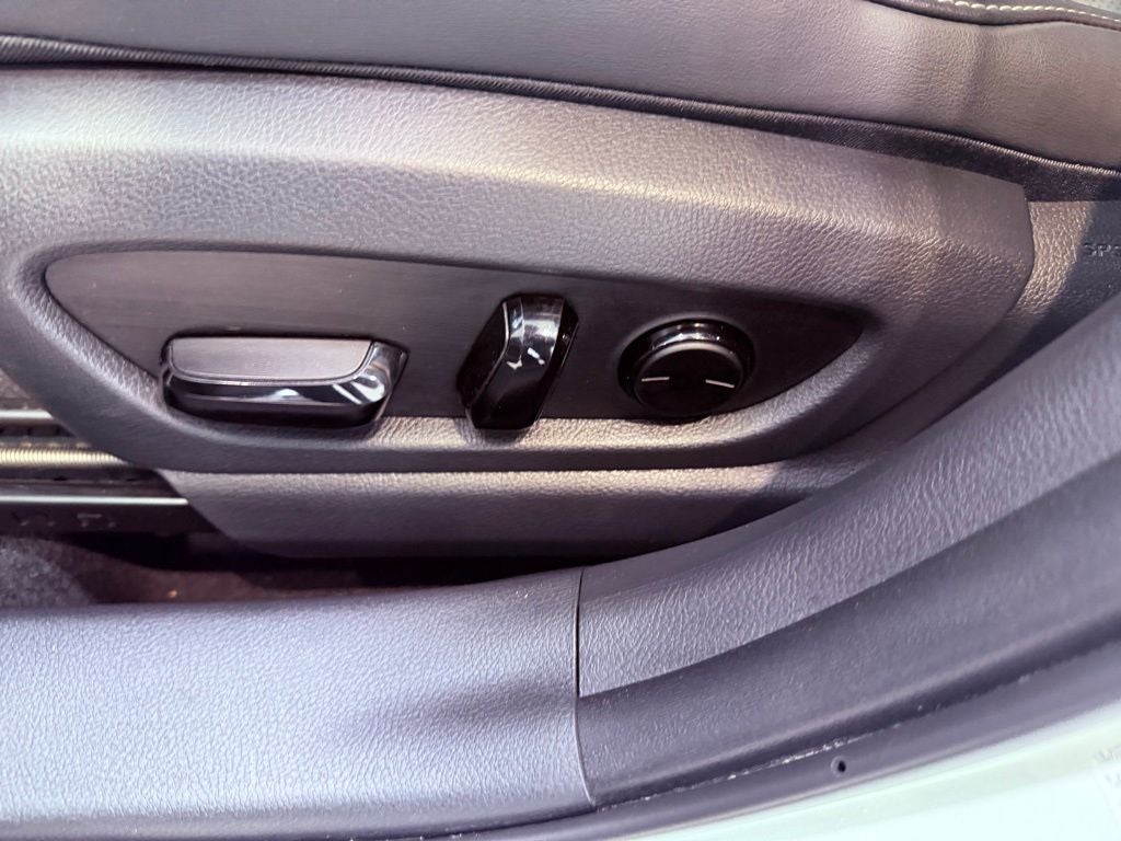 2024 Lexus UX 250h Premium BLIND SPOT/CARPLAY/CLEAN CARFAX