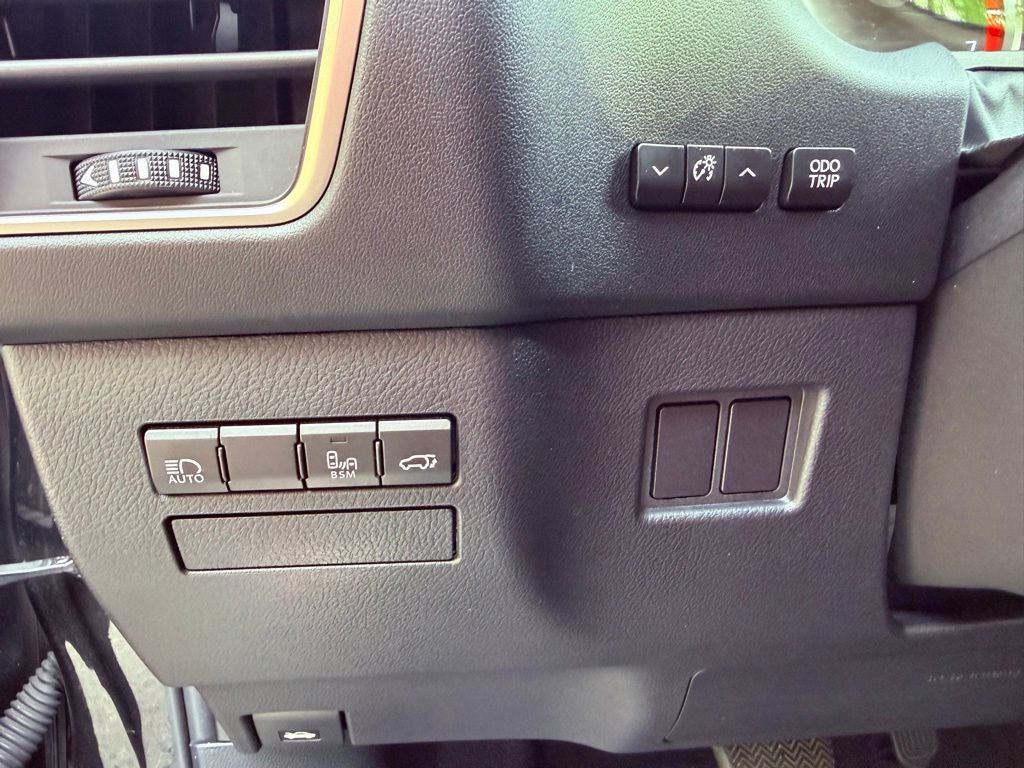 2021 Lexus NX 300 SUNROOF/CARPLAY/L-CERT UNLIMITED MILE WARRANTY