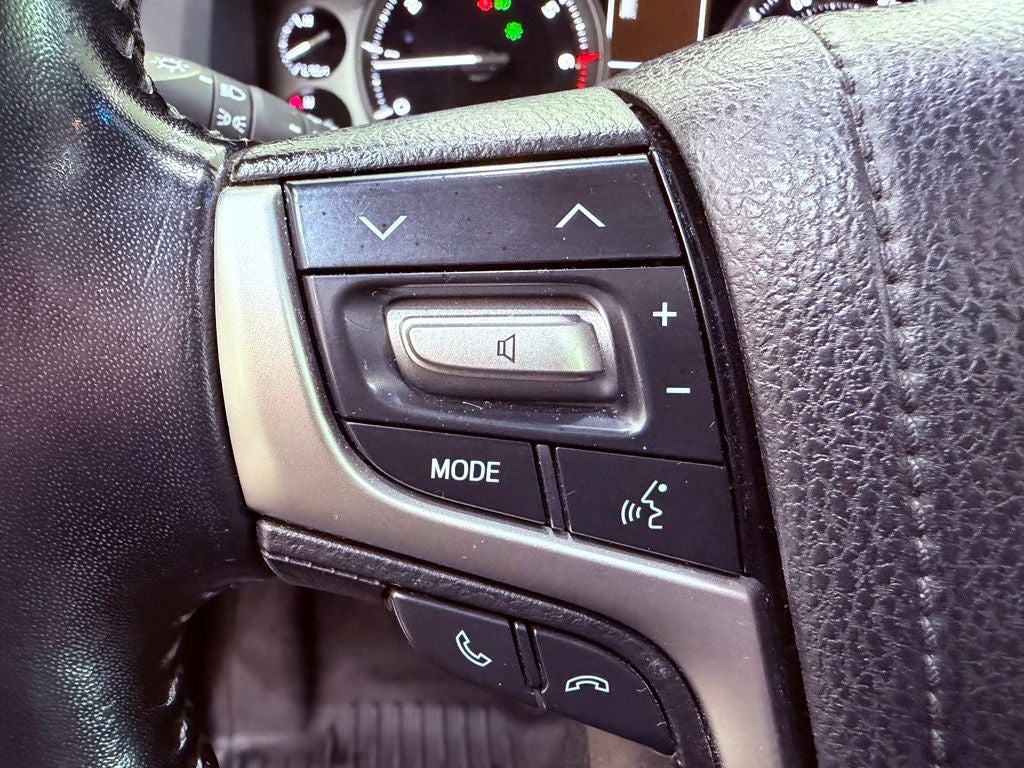 2019 Toyota Land Cruiser PERFECTLY MAINTAINED AT TOYOTA/ALL RECORDS