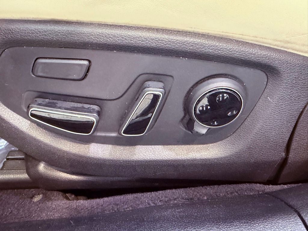 2017 Genesis G80 3.8 ULTIMATE/PANO ROOF/NAV/SMART CRUISE/NEW TIRES