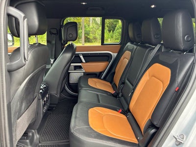 2023 Land Rover Defender 130 X-Dynamic SE PERFECTLY MAINTAINED AT DEALER/ALL RECORDS