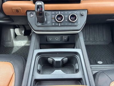 2023 Land Rover Defender 130 X-Dynamic SE PERFECTLY MAINTAINED AT DEALER/ALL RECORDS