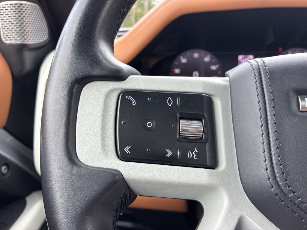 2023 Land Rover Defender 130 X-Dynamic SE PERFECTLY MAINTAINED AT DEALER/ALL RECORDS
