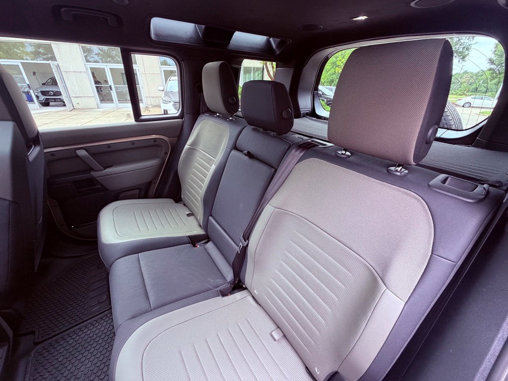 2026 Land Rover Defender 110 OCTA PANO ROOF/MERIDIAN/HEAD UP/360 CAM