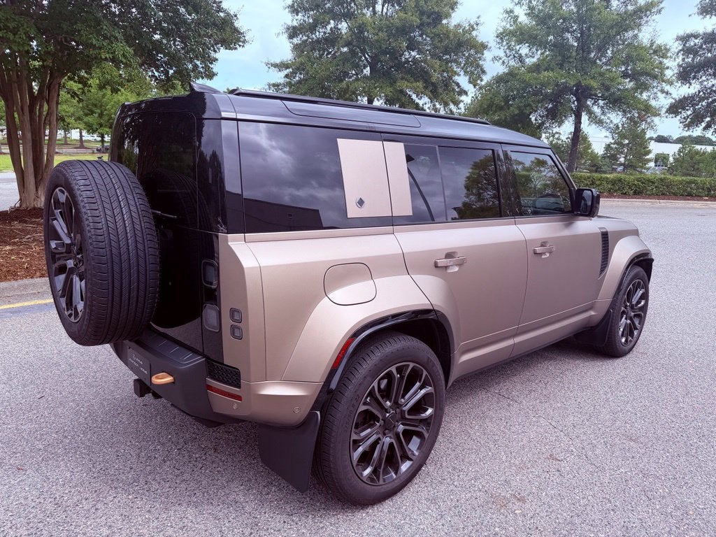 2026 Land Rover Defender 110 OCTA PANO ROOF/MERIDIAN/HEAD UP/360 CAM