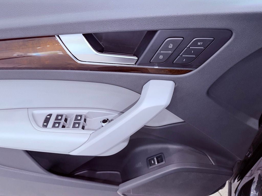 2019 Audi Q5 2.0T Premium quattro/PANO ROOF/CARPLAY/BLIND SPOT/NEW TIRES