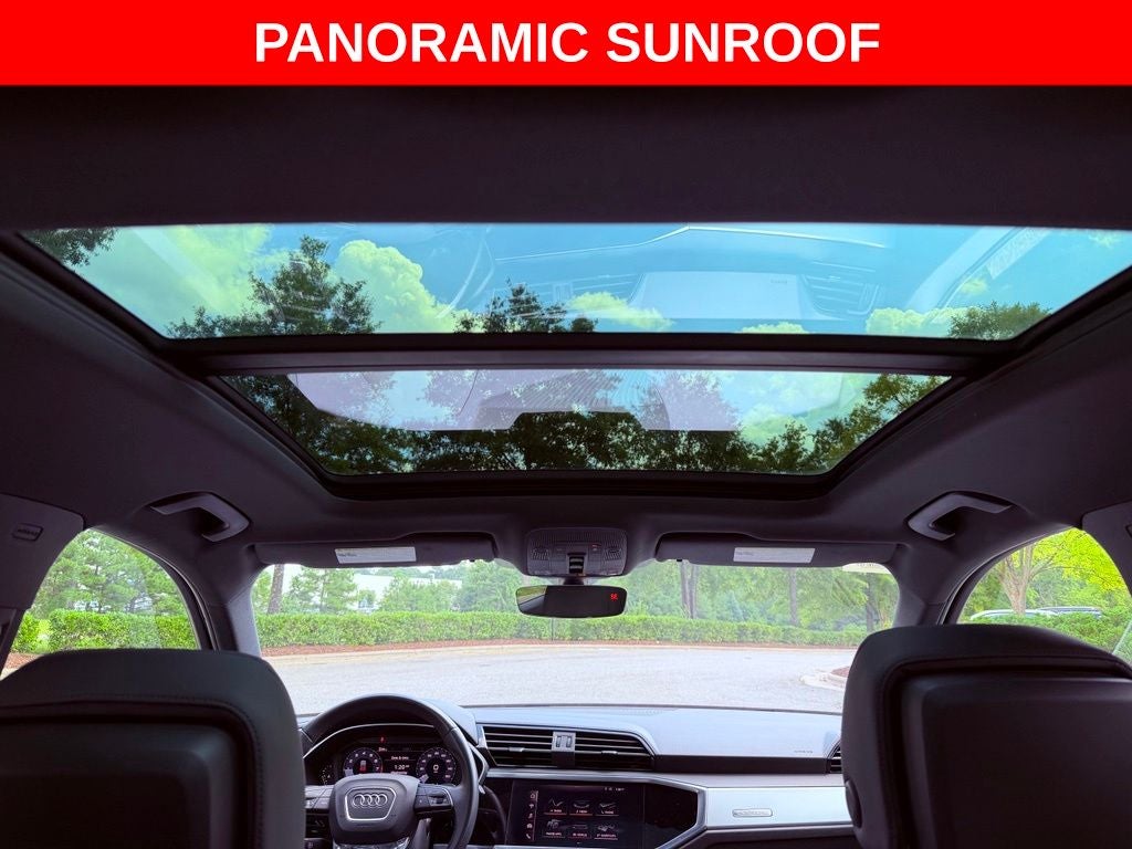 2021 Audi Q3 Premium S Line quattro/PANO ROOF/CONV PKG/PARK AST/CARPLAY