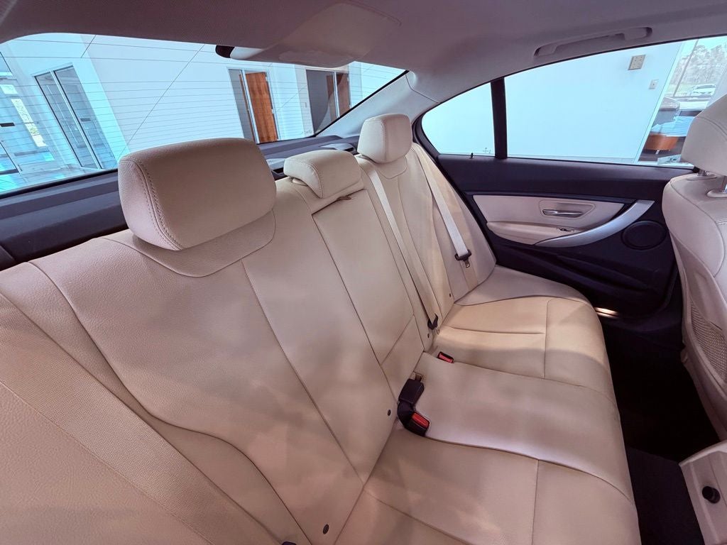 2018 BMW 3 Series 320i NAV/SUNROOF/BLINDSPOT/1 OWNER/4 NEW TIRES