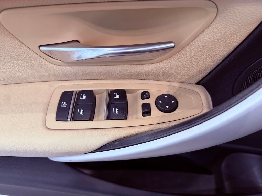 2018 BMW 3 Series 320i NAV/SUNROOF/BLINDSPOT/1 OWNER/4 NEW TIRES