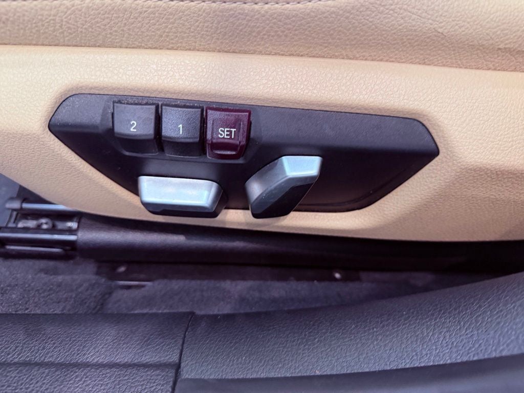 2018 BMW 3 Series 320i NAV/SUNROOF/BLINDSPOT/1 OWNER/4 NEW TIRES