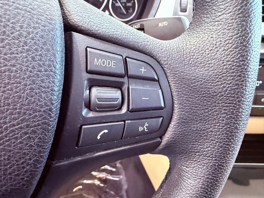 2018 BMW 3 Series 320i NAV/SUNROOF/BLINDSPOT/1 OWNER/4 NEW TIRES