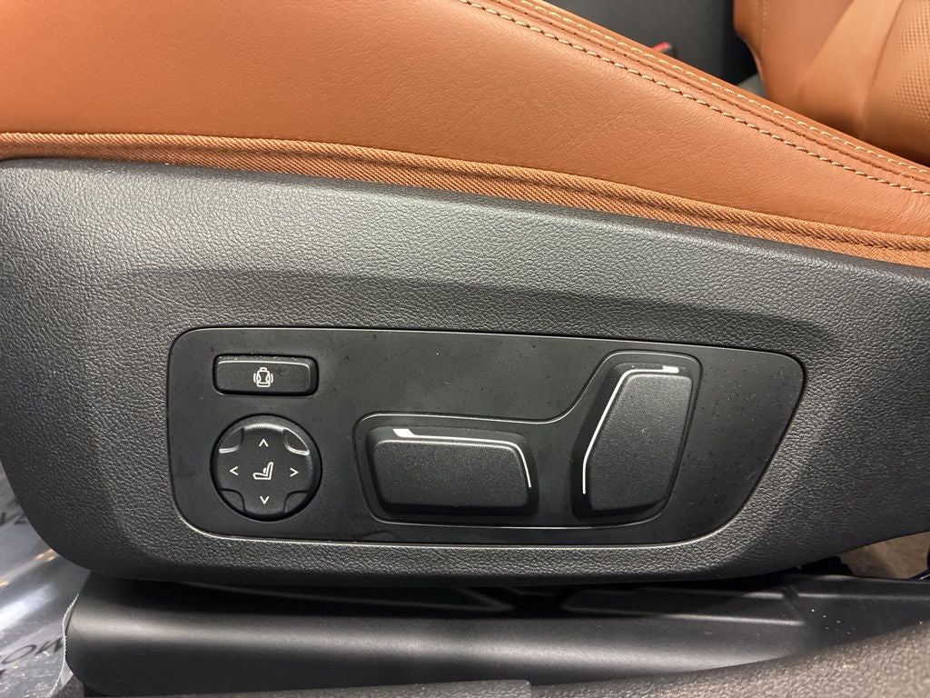 2024 BMW M3 CARBON FIBER/ICON LED/360 CAM/NAV/PARK AST+/1 OWNE