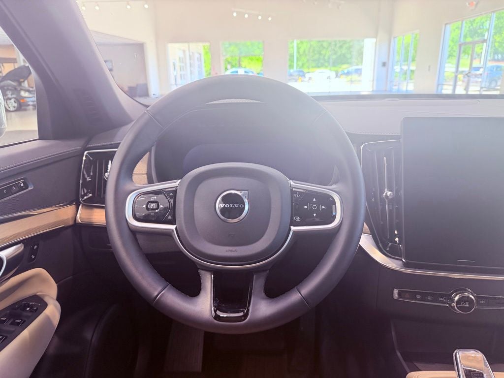 2025 Volvo XC90 B6 Plus 6-Seater PANO ROOF/360 CAM/NAV/PARK AST/BLIND SPOT
