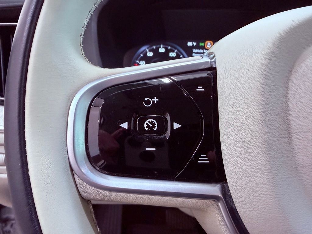 2021 Volvo XC60 T5 Inscription PANO ROOF/NAV/CARPLAY/BLIND SPOT/PARK AST