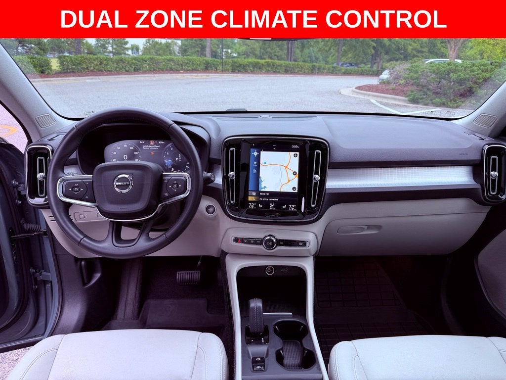 2021 Volvo XC40 Momentum PREMIUM/PANO ROOF/NAV/BLIND SPOT/PARK AST