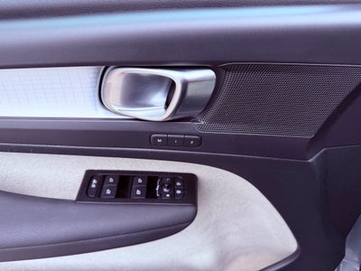 2021 Volvo XC40 Momentum PREMIUM/PANO ROOF/NAV/BLIND SPOT/PARK AST