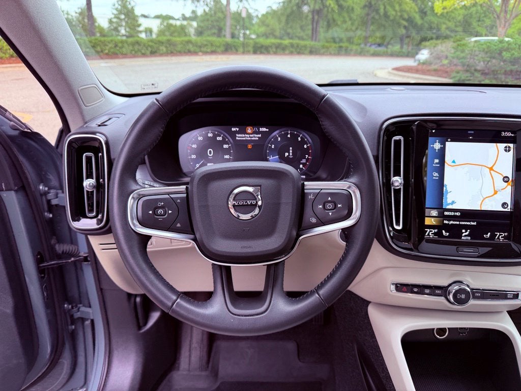 2021 Volvo XC40 Momentum PREMIUM/PANO ROOF/NAV/BLIND SPOT/PARK AST