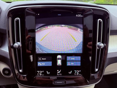 2021 Volvo XC40 Momentum PREMIUM/PANO ROOF/NAV/BLIND SPOT/PARK AST