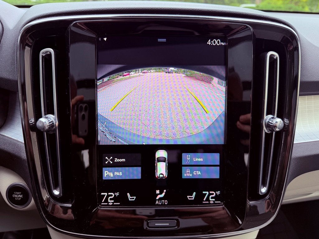 2021 Volvo XC40 Momentum PREMIUM/PANO ROOF/NAV/BLIND SPOT/PARK AST
