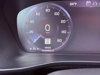 2021 Volvo XC40 Momentum PREMIUM/PANO ROOF/NAV/BLIND SPOT/PARK AST